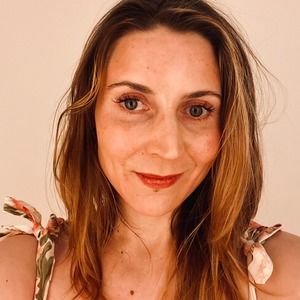 Meet your Posher, Lara